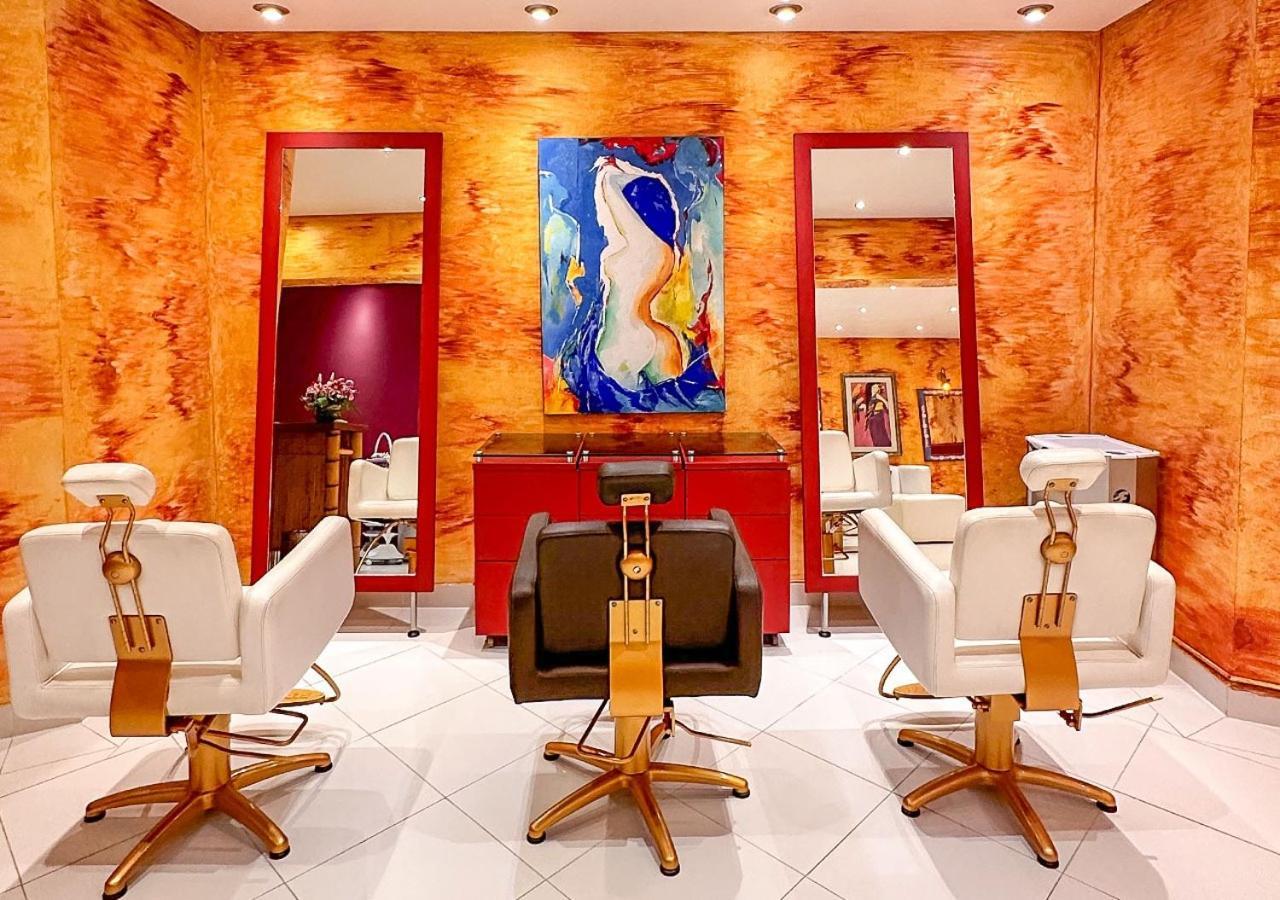 Dpny Beach Hotel & Spa 일랴벨라 외부 사진 A hair salon in the United States