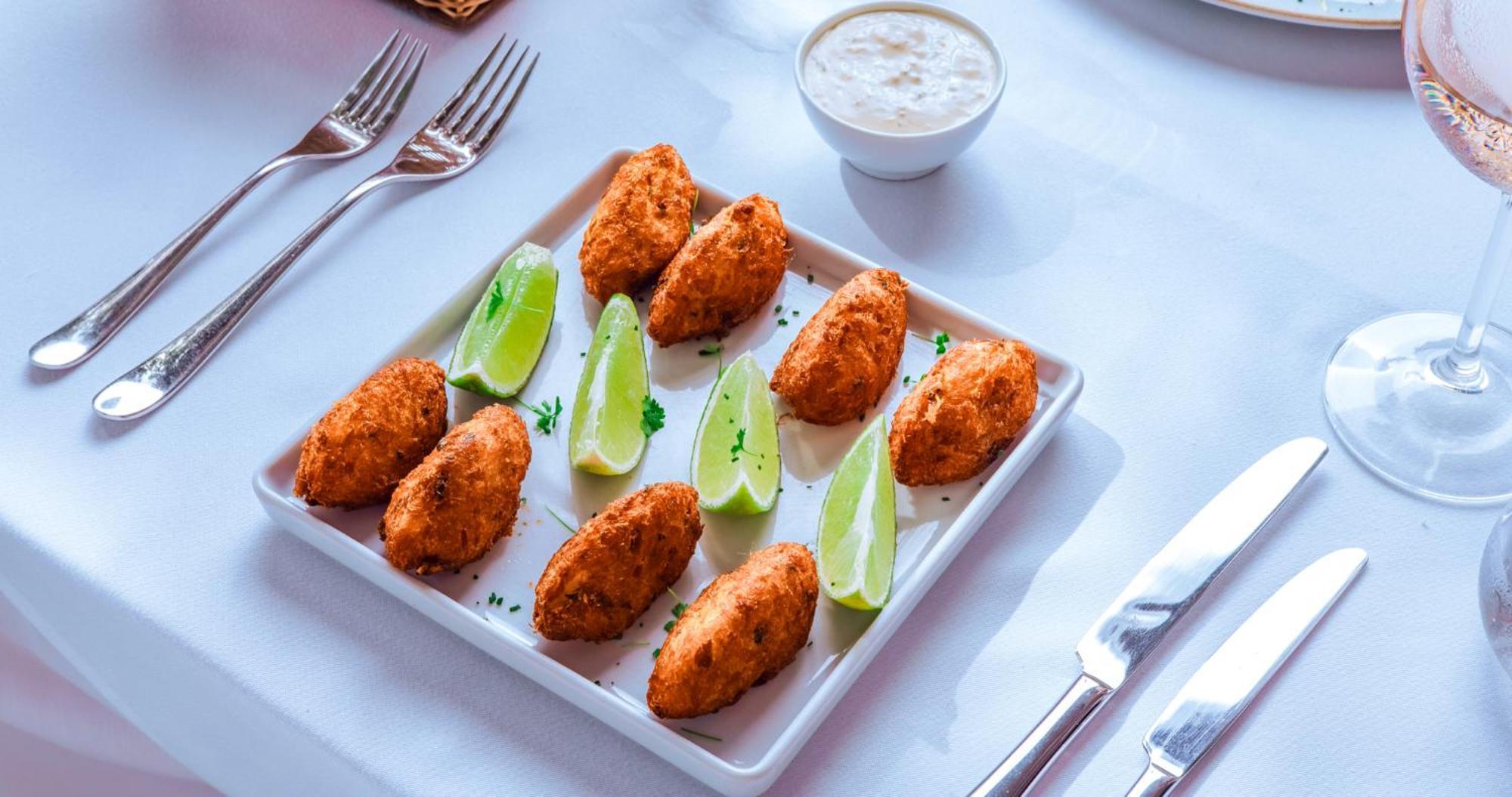 Dpny Beach Hotel & Spa 일랴벨라 외부 사진 Crab cakes